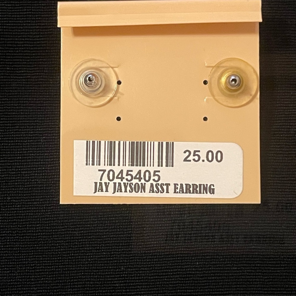 Elegant‎ Silver and Black Stud Earrings - Picture 2 of 2